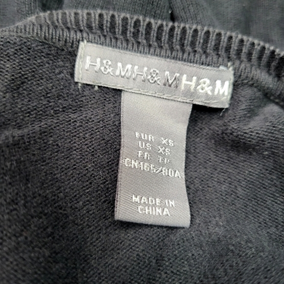 H&M | Man V-neck Sweaters - Picture 5 of 6
